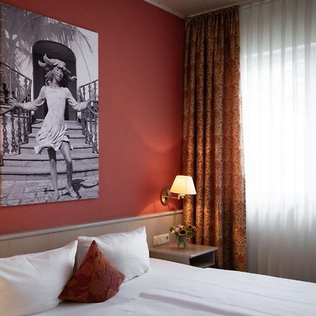 Landhotel 3Kronen Adelsdorf Exteriör bild