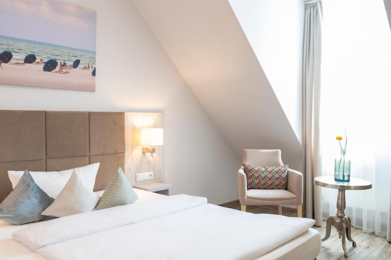 Landhotel 3Kronen Adelsdorf Exteriör bild