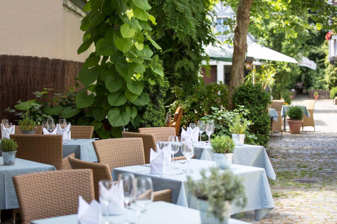 Landhotel 3Kronen Adelsdorf Exteriör bild