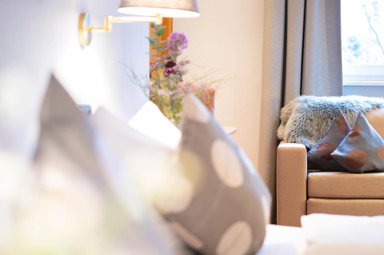Landhotel 3Kronen Adelsdorf Exteriör bild