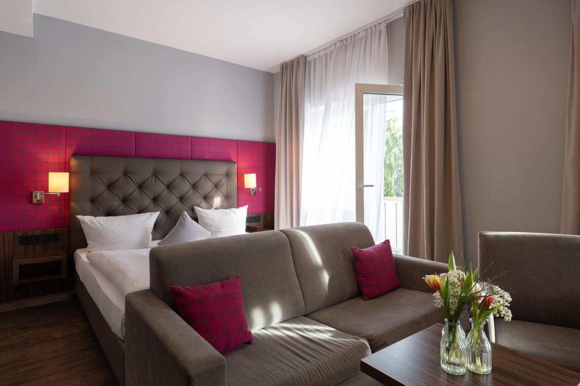Landhotel 3Kronen Adelsdorf Exteriör bild