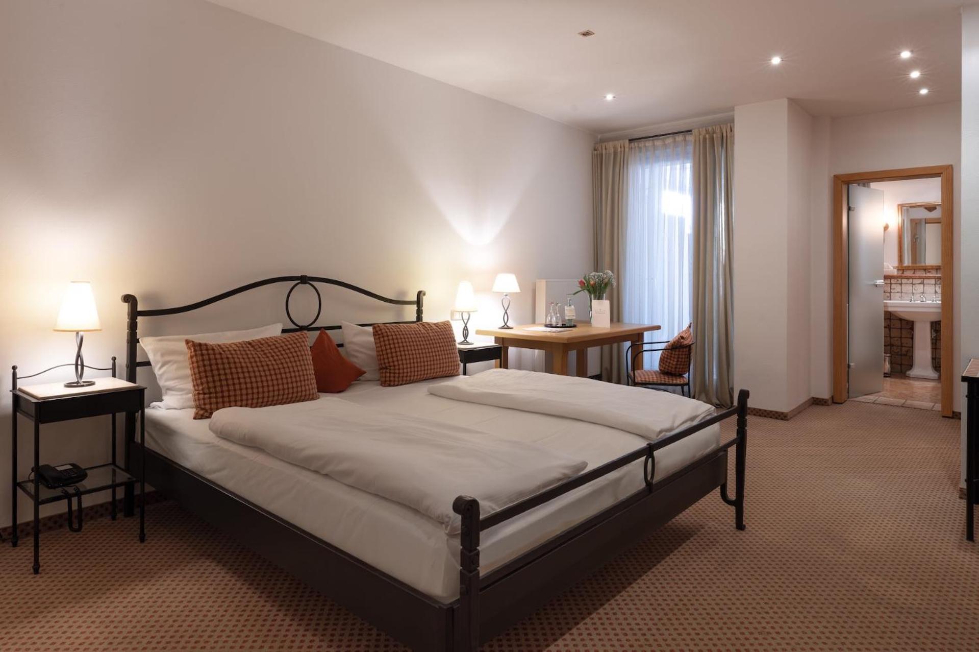 Landhotel 3Kronen Adelsdorf Exteriör bild