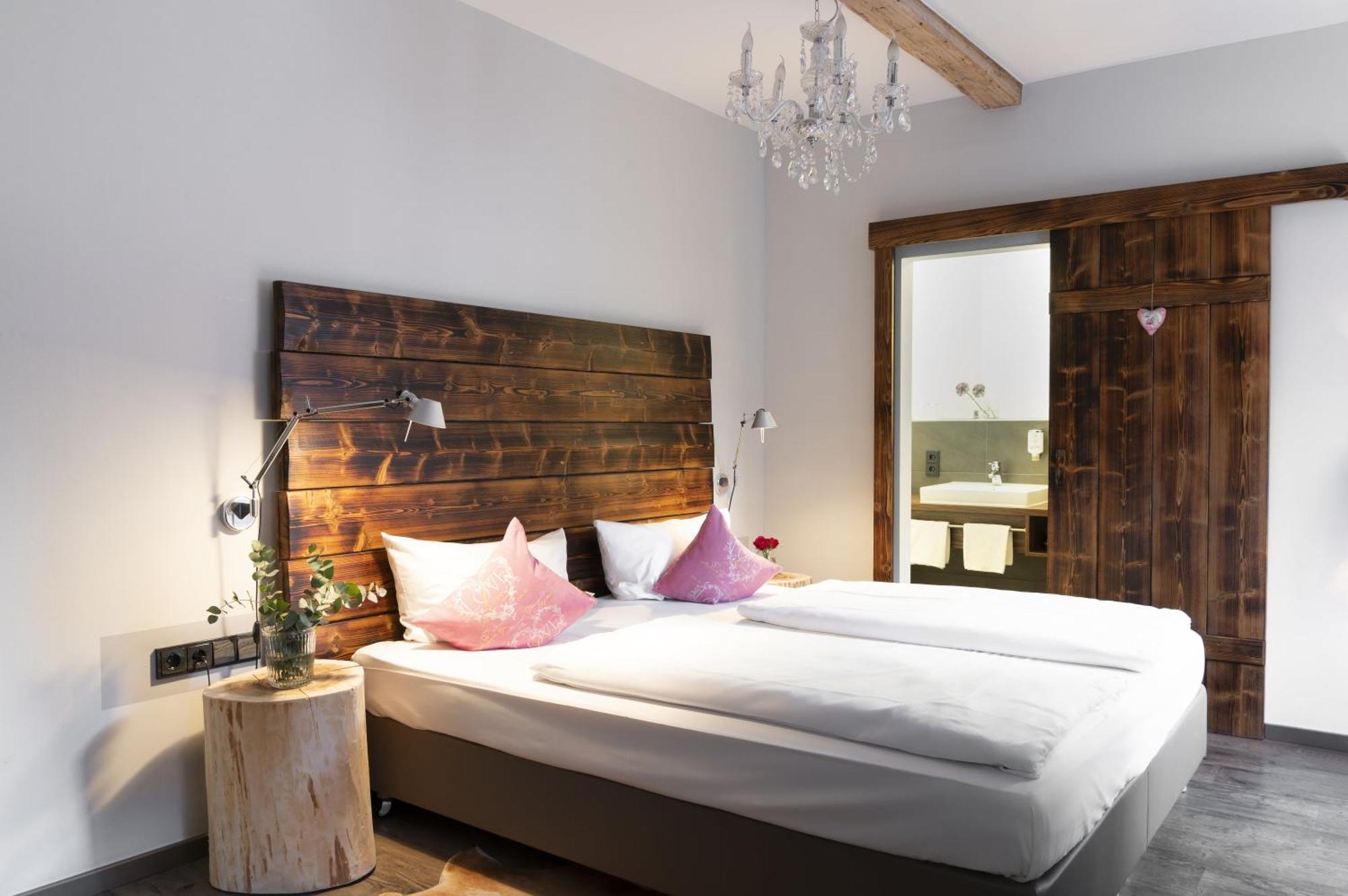 Landhotel 3Kronen Adelsdorf Exteriör bild