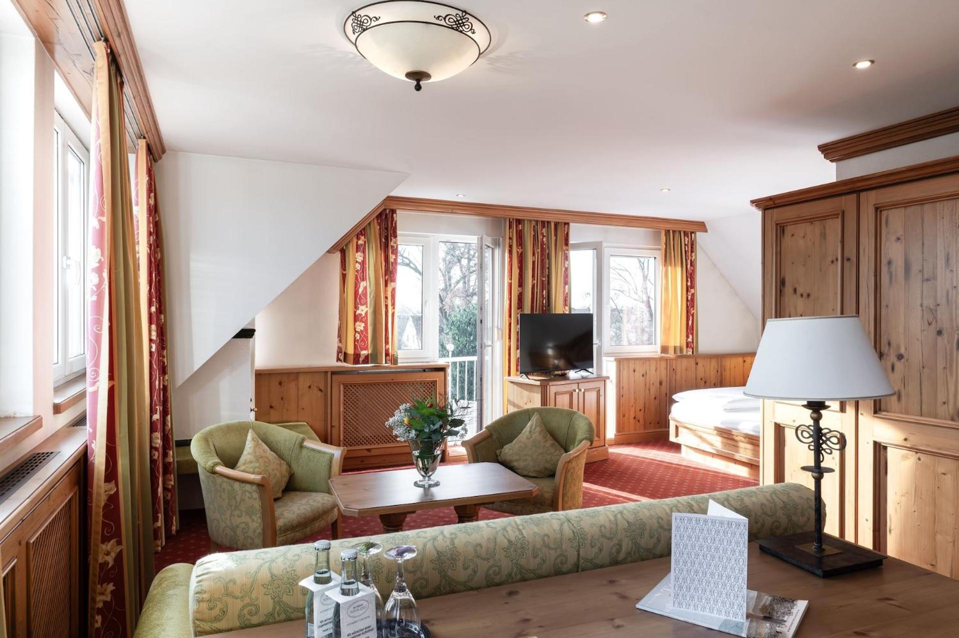 Landhotel 3Kronen Adelsdorf Exteriör bild