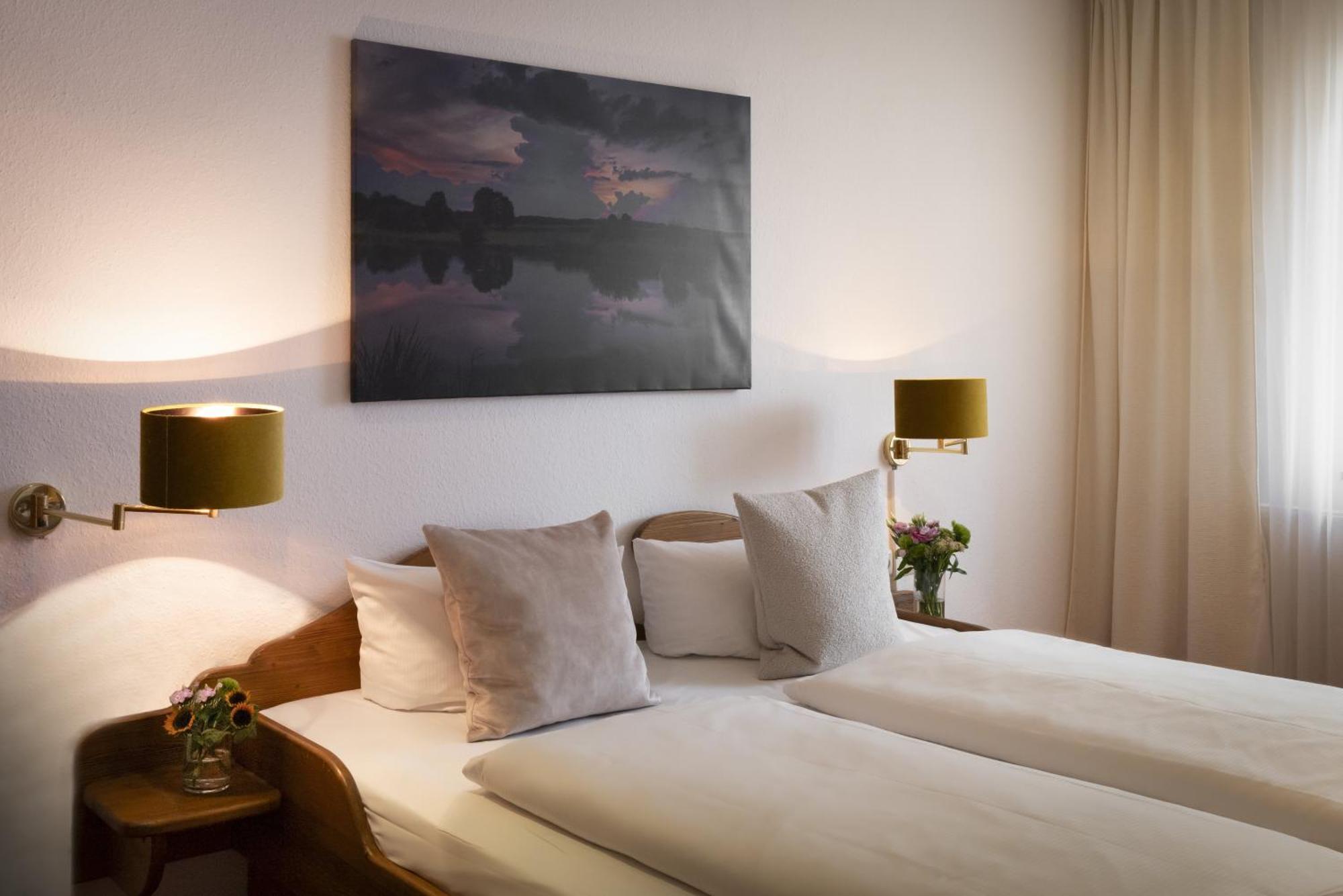 Landhotel 3Kronen Adelsdorf Exteriör bild