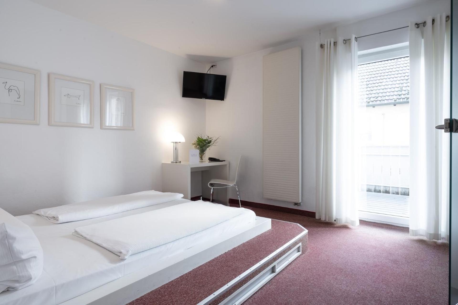 Landhotel 3Kronen Adelsdorf Exteriör bild