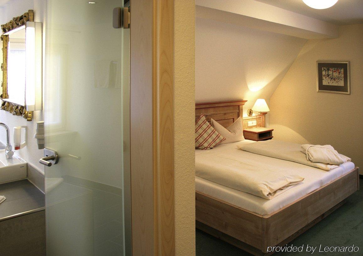 Landhotel 3Kronen Adelsdorf Exteriör bild